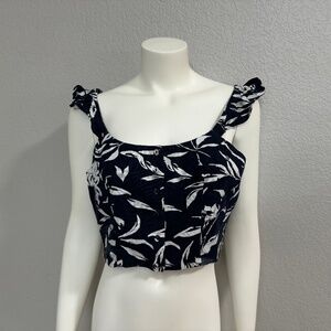 J.O.A. of Los Angeles Floral Crop Top